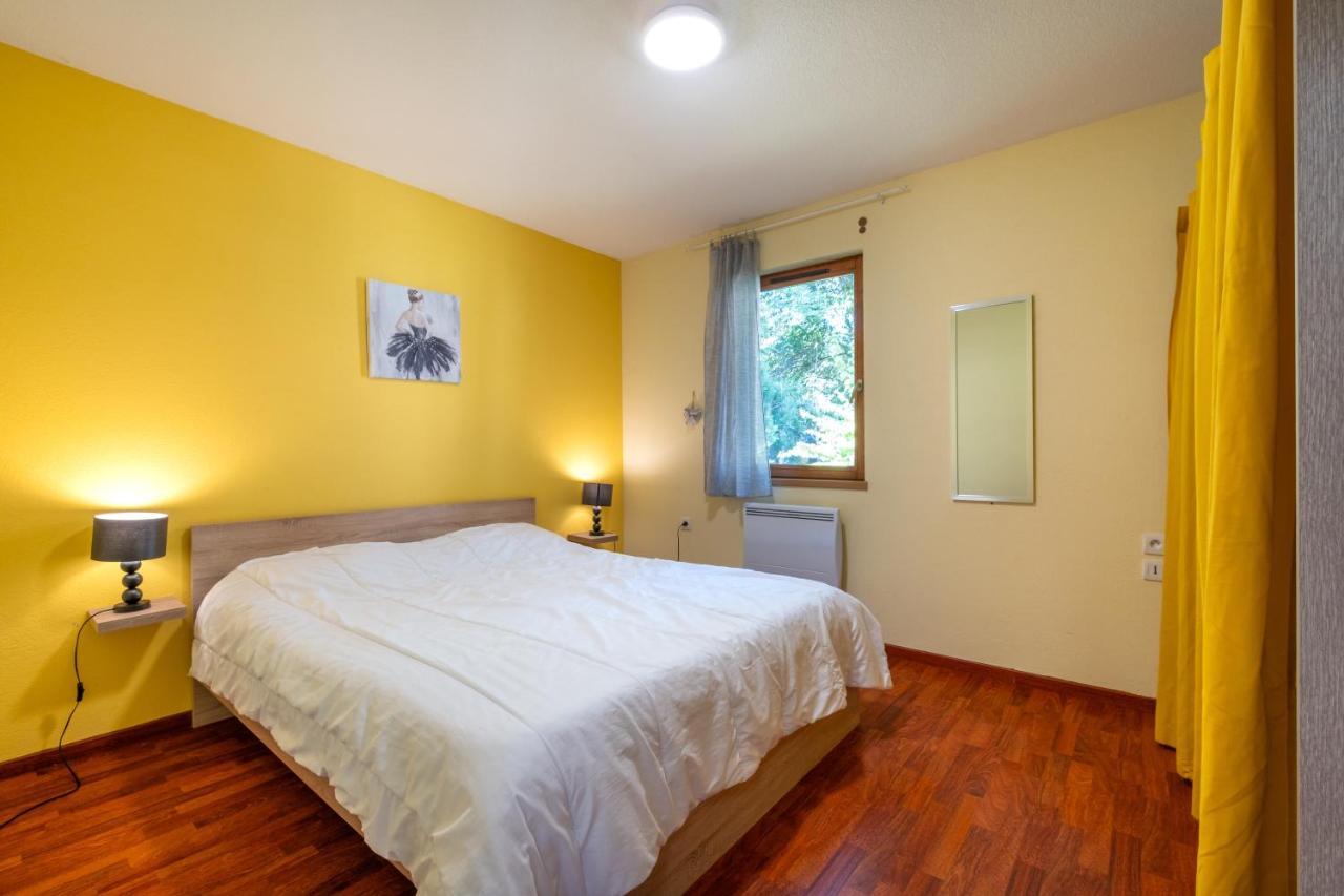 Le Hameau Du Comte De Foix - 11 Chalets En Ariege Mercus-Garrabet Kültér fotó