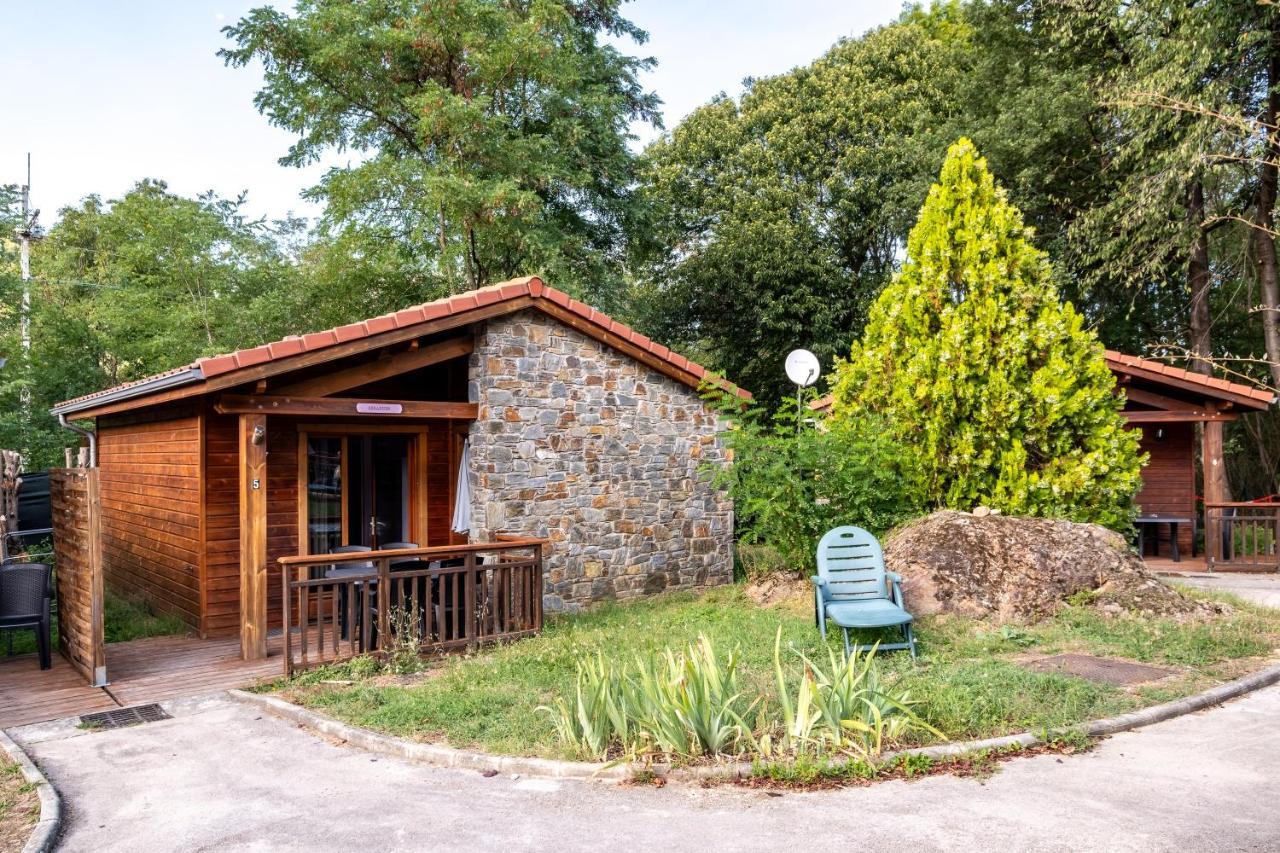 Le Hameau Du Comte De Foix - 11 Chalets En Ariege Mercus-Garrabet Kültér fotó