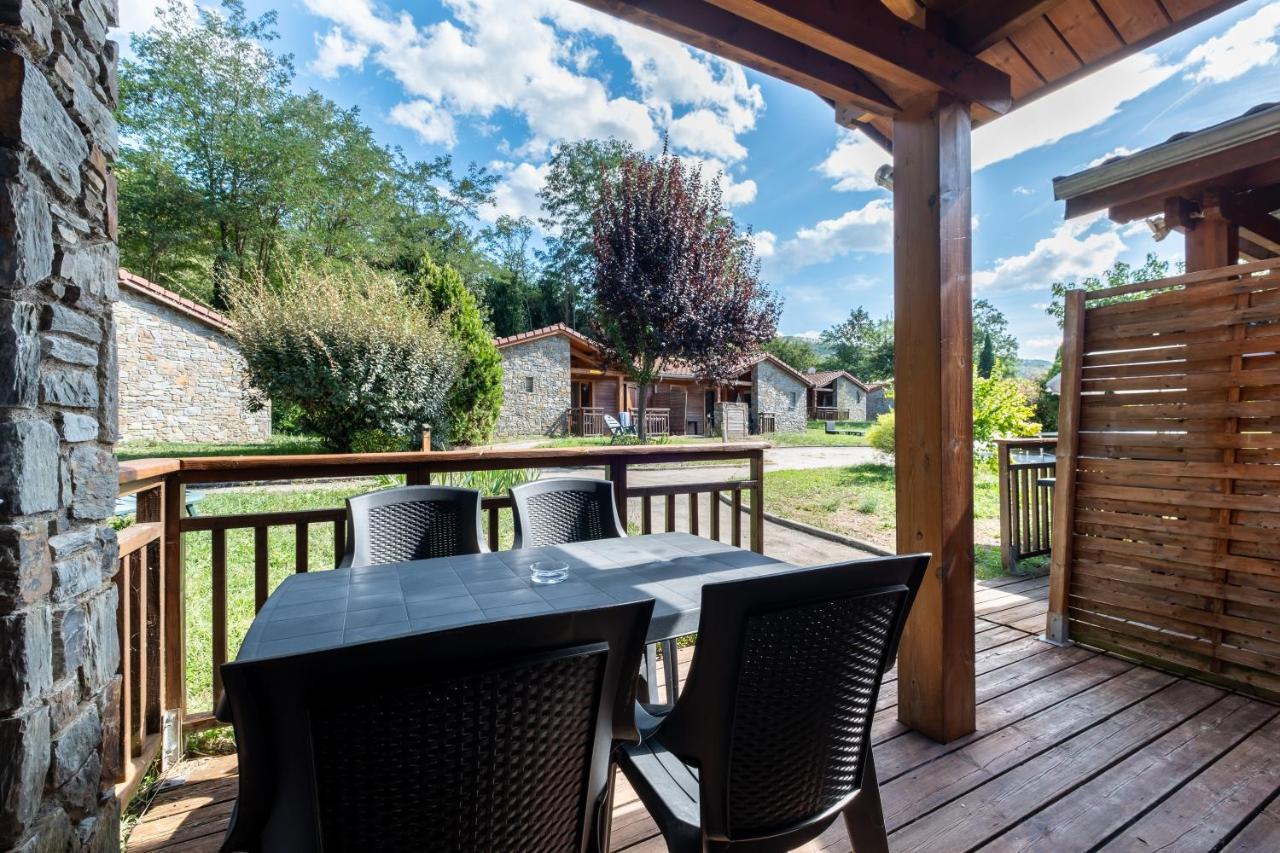 Le Hameau Du Comte De Foix - 11 Chalets En Ariege Mercus-Garrabet Kültér fotó