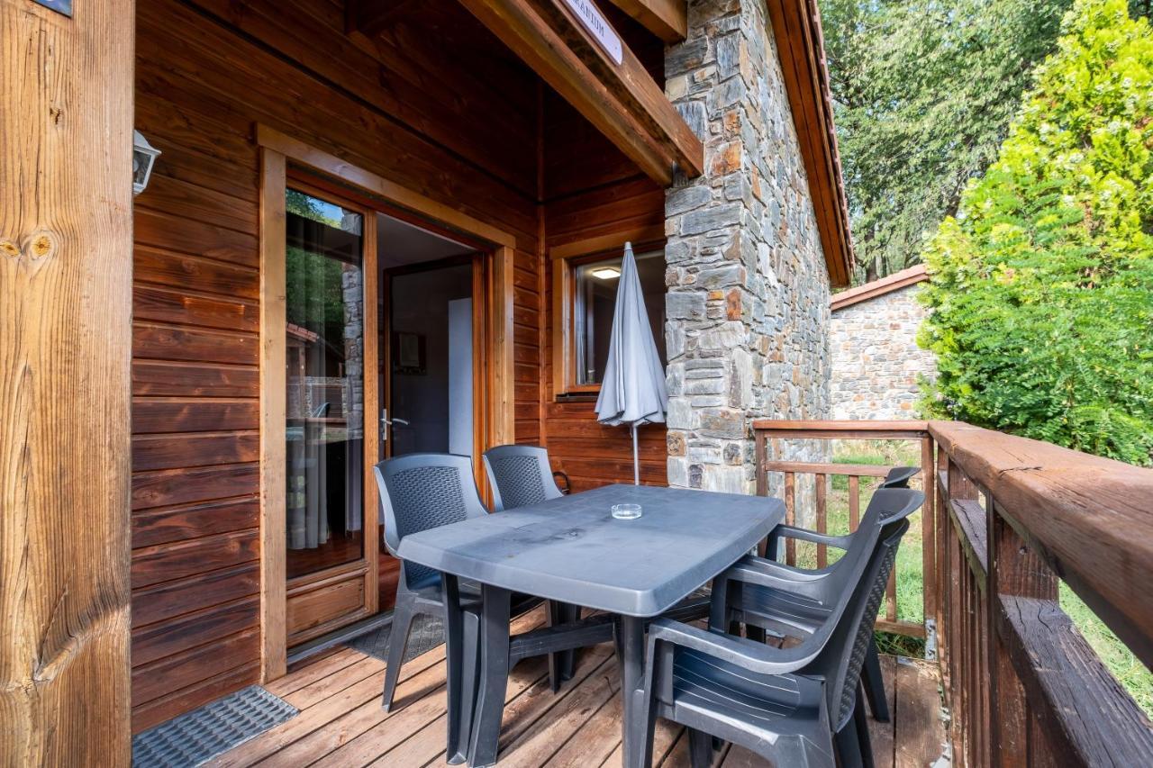 Le Hameau Du Comte De Foix - 11 Chalets En Ariege Mercus-Garrabet Kültér fotó
